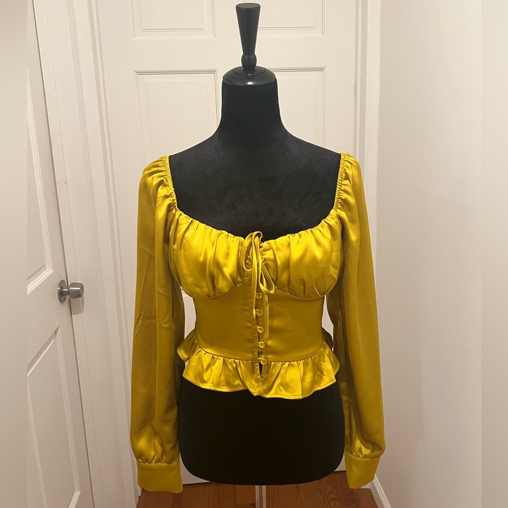 NWT Mustard top S